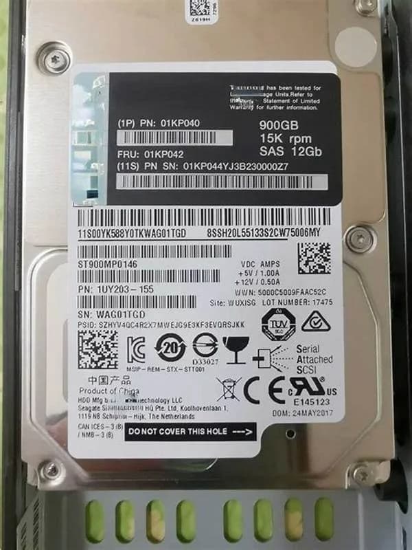 Lenovo Жёсткий диск, 900 GB, Hot-Swap, 2.5" SFF (6.4 cm SFF) (01KP040)