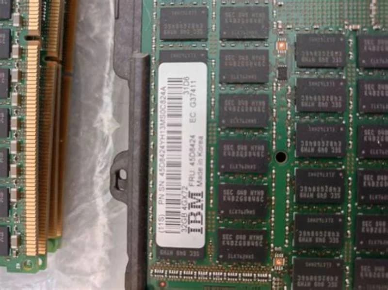 IBM 45D8424 IBM 32GB DDR3 1066MHZ Сервер MEMORY MODULE (1X32GB), 32 GB (45D8424)