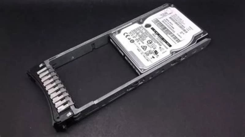 IBM SAS-Жёсткий диск 450GB SAS 6G SFF DS8000 Models 951 95E (98Y3275)