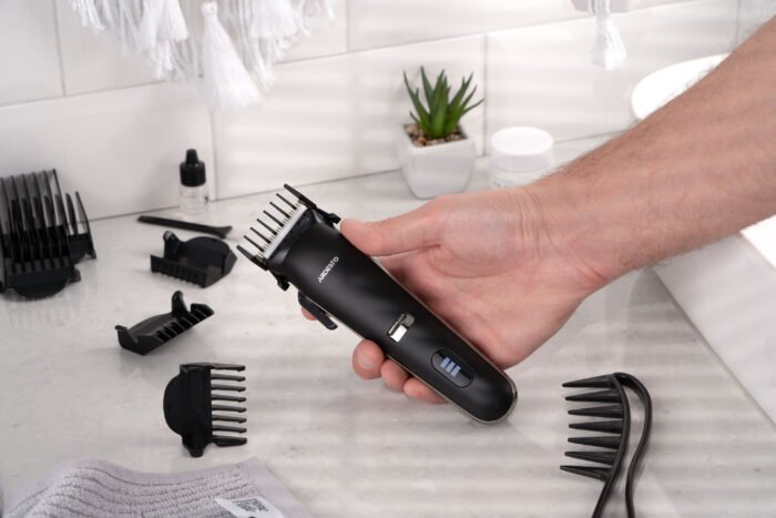ARDESTO Hair clipper HC-Y32-B, 220V+battery, nozzles-6, steel+ceramics, black (HC-Y32-B)3