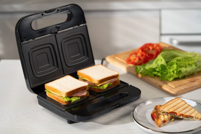 ARDESTO Multi-maker 700W, set-5 plates, device body-plastic, black (SM-H500B) 3
