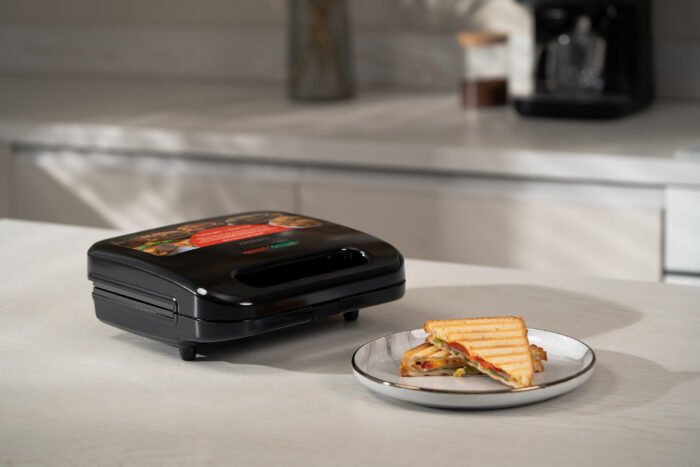 ARDESTO Multi-maker 700W, set-5 plates, device body-plastic, black (SM-H500B) 6