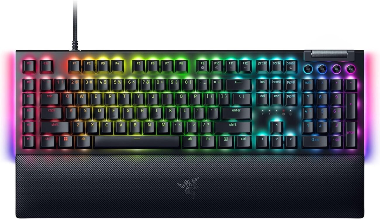 Razer Keyboard mechanical BlackWidow V4, 114key, Yellow Switch, USB-A, EN RU, RGB, black